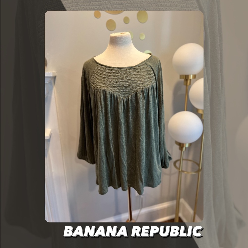 NWT Banana Republic Smocked Peasant Top